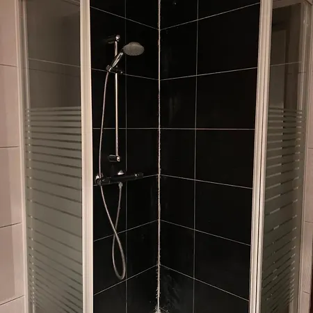 Ein Charmanter Zweifamilienhaus Apartment Berlin