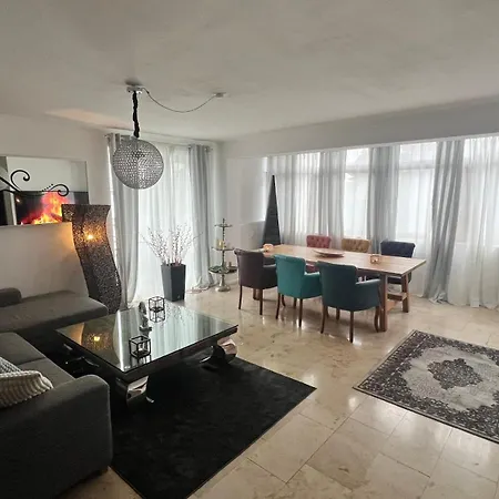 Ein Charmanter Zweifamilienhaus Apartment Berlin