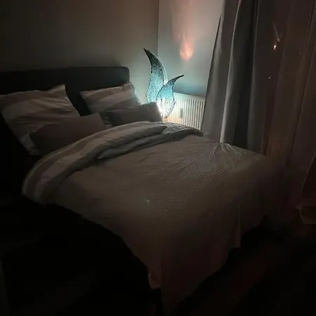 Ein Charmanter Zweifamilienhaus Apartment Berlin