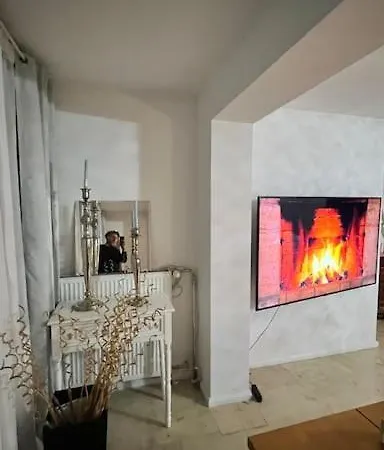 Ein Charmanter Zweifamilienhaus Apartment *